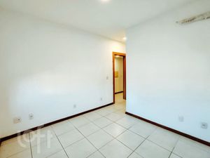 Image 8 - 883529