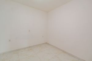Image 7 - 883532