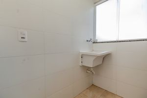 Image 10 - 883532