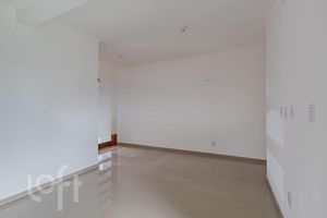 Image 18 - 883538