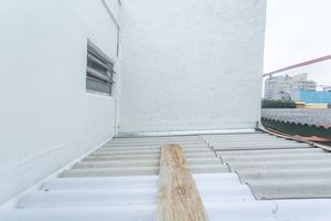 Image 12 - 883542