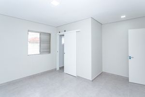 Image 21 - 883542