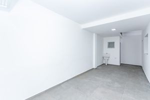Image 30 - 883542