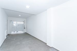 Image 31 - 883542