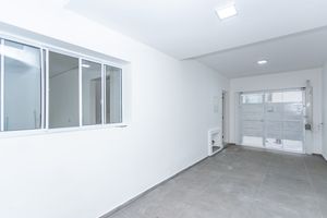 Image 32 - 883542