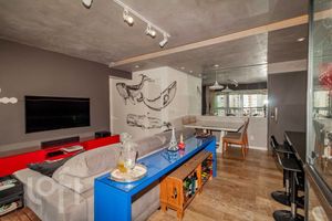 Image 2 - 883543