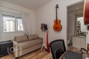 Image 9 - 883543