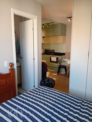 Image 5 - 883547