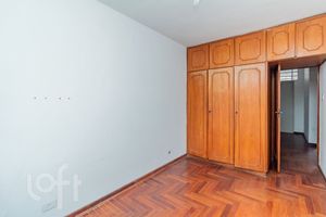Image 40 - 883559