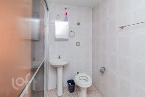 Image 19 - 883559