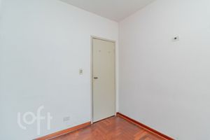 Image 31 - 883559