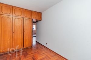 Image 37 - 883559