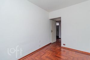 Image 34 - 883559