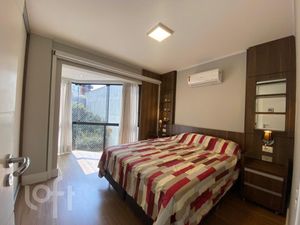 Image 9 - 883563