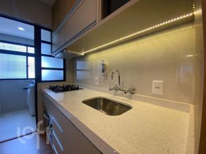 Image 5 - 883563