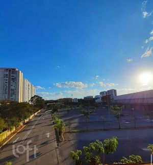 Image 9 - 883565