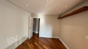 Image 10 - 883566