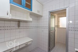 Image 13 - 883569