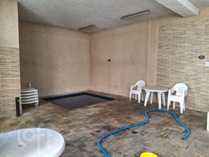Image 16 - 883572