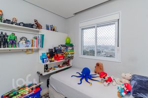 Image 23 - 883572