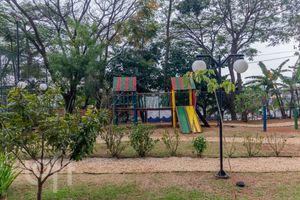 Image 38 - 883572