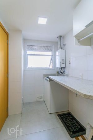 Image 10 - 883574