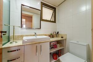 Image 23 - 883575