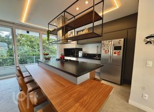 Image 13 - 883587