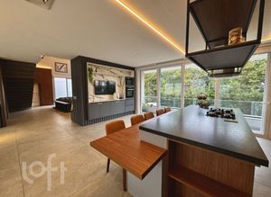 Image 9 - 883587