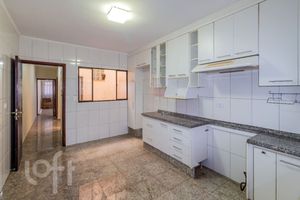 Image 16 - 883604