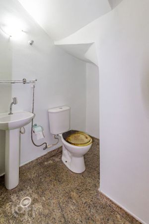 Image 3 - 883604