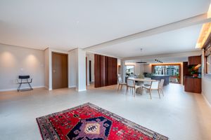 Image 17 - 883608
