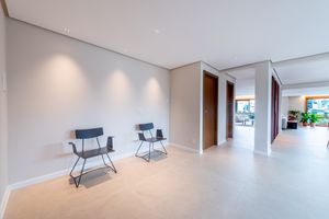 Image 23 - 883608