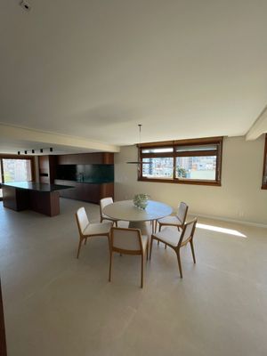 Image 1 - 883608