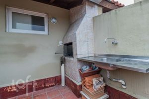 Image 9 - 883609