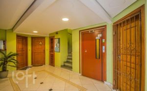 Image 8 - 883609