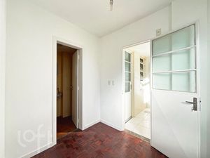 Image 21 - 883614