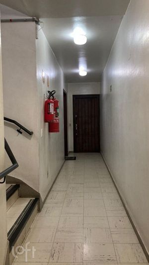 Image 18 - 883617