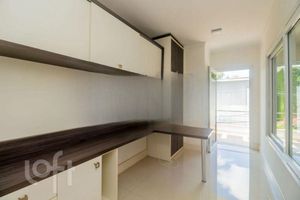 Image 17 - 883622