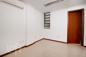 Image 1 - 883634