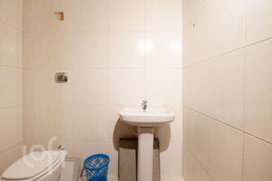 Image 11 - 883634