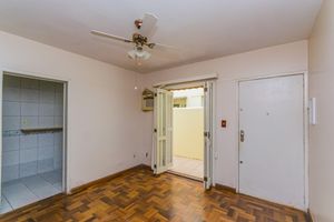 Image 15 - 883642
