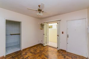Image 16 - 883642