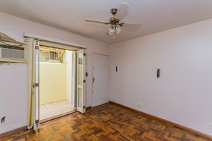 Image 17 - 883642