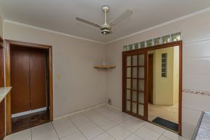 Image 33 - 883642