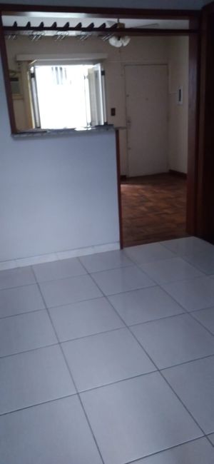 Image 6 - 883642