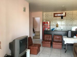Image 18 - 883643