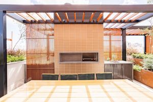 Image 31 - 883645