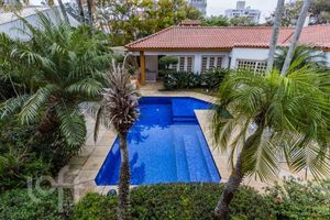 Image 6 - 883648