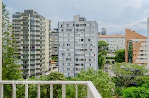 Image 11 - 883667